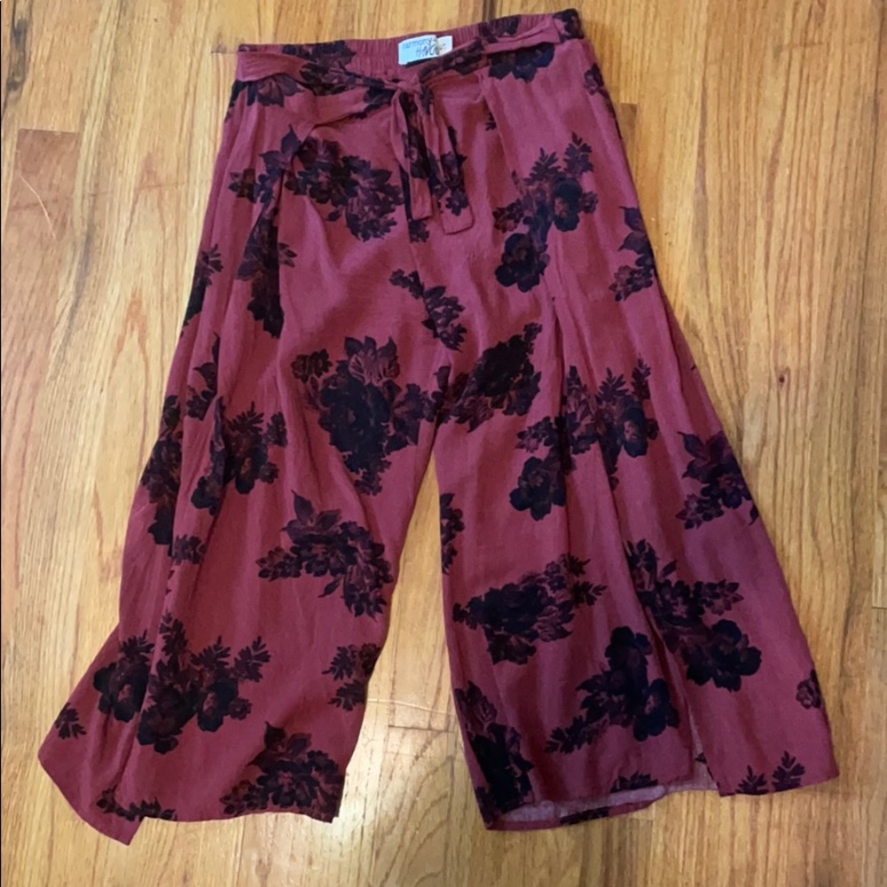 Floral Flowy Capris